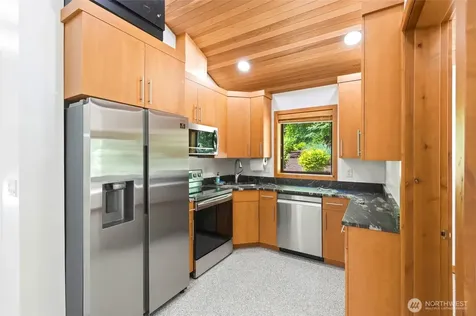6420 282nd Avenue SE Issaquah WA 98027