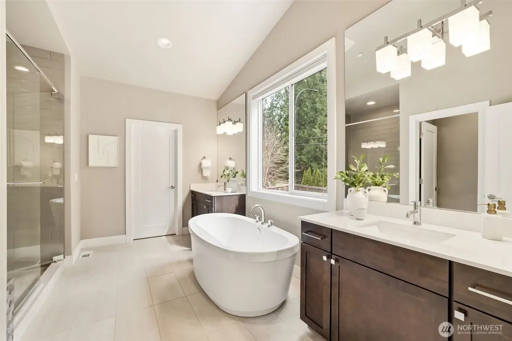 24387 NE 24th Street Sammamish WA 98074