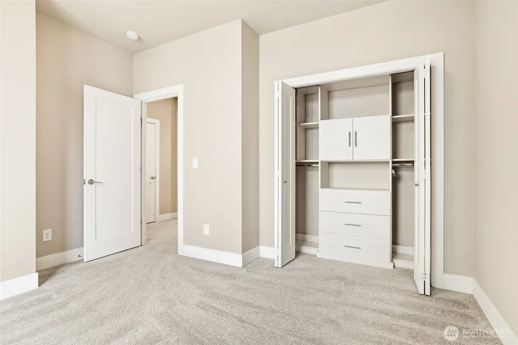24387 NE 24th Street Sammamish WA 98074