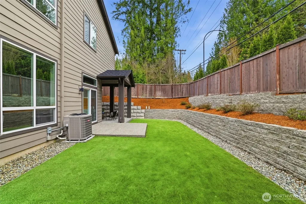 24387 NE 24th Street Sammamish WA 98074