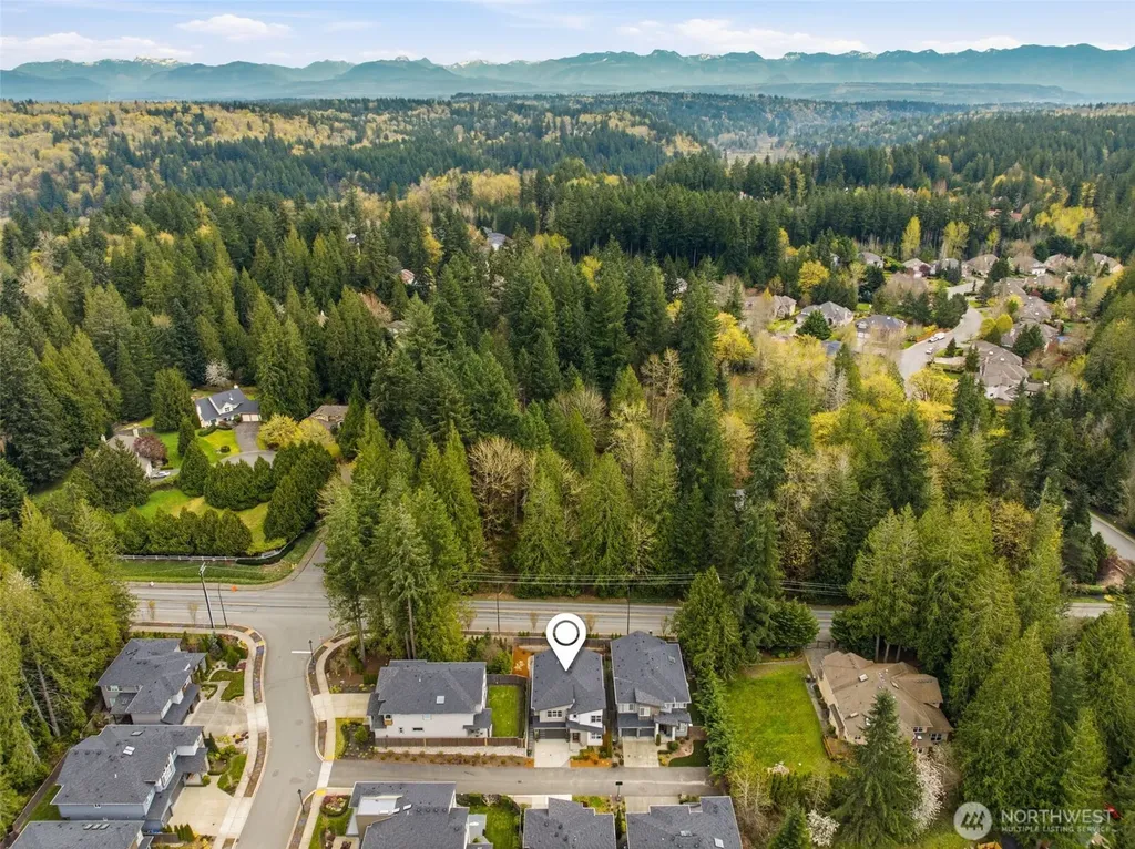 24387 NE 24th Street Sammamish WA 98074