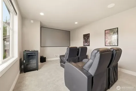 24387 NE 24th Street Sammamish WA 98074