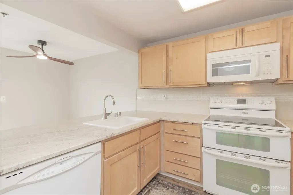 28606 16th Avenue S Federal Way WA 98003