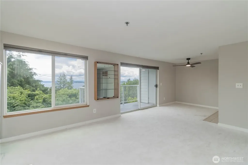 28606 16th Avenue S Federal Way WA 98003
