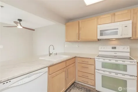 28606 16th Avenue S Federal Way WA 98003