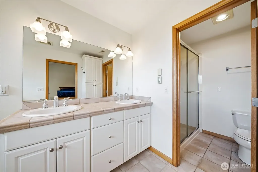 966 Lookout Road Castle Rock WA 98611