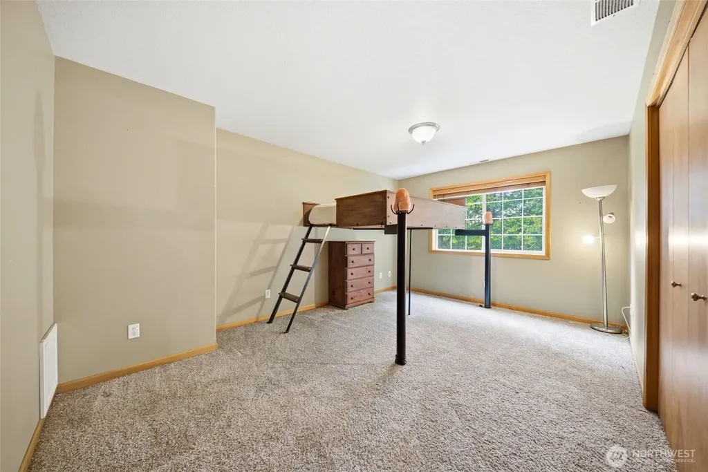 966 Lookout Road Castle Rock WA 98611