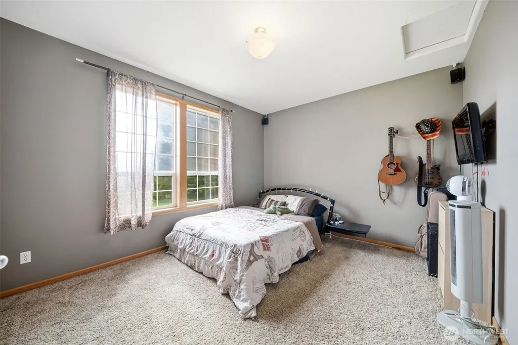 966 Lookout Road Castle Rock WA 98611