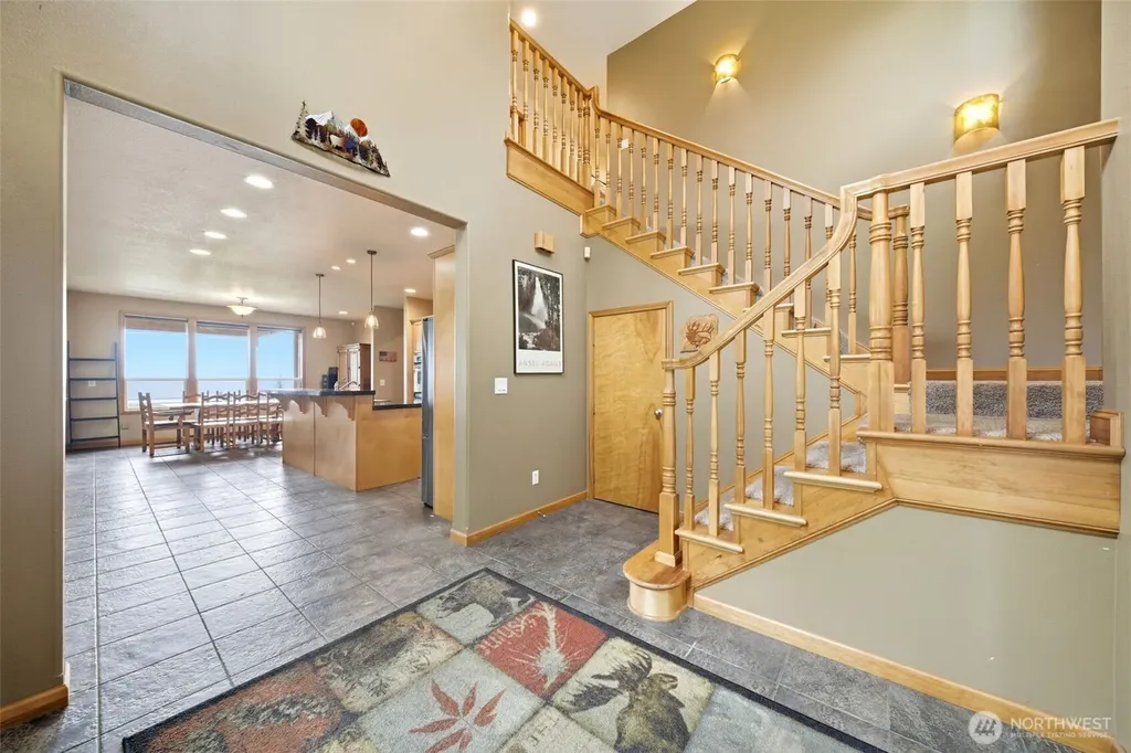 966 Lookout Road Castle Rock WA 98611