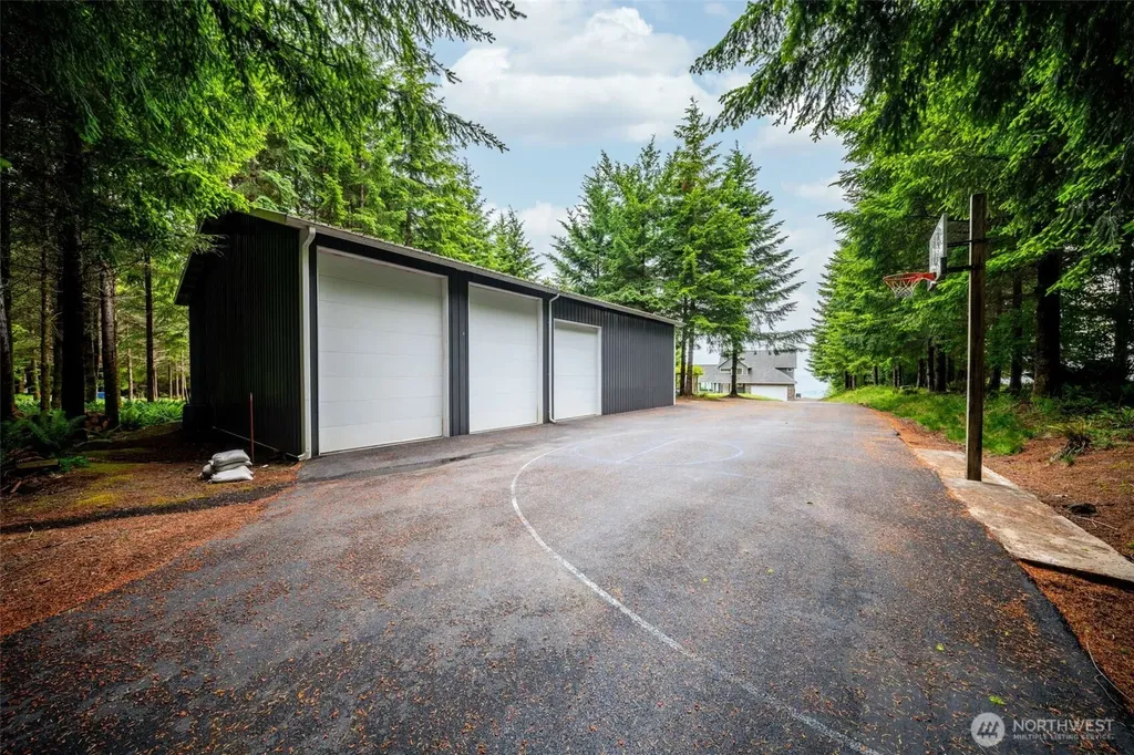 966 Lookout Road Castle Rock WA 98611