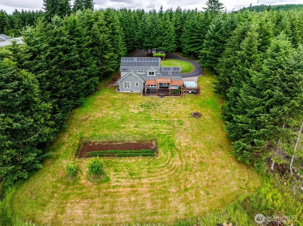 966 Lookout Road Castle Rock WA 98611
