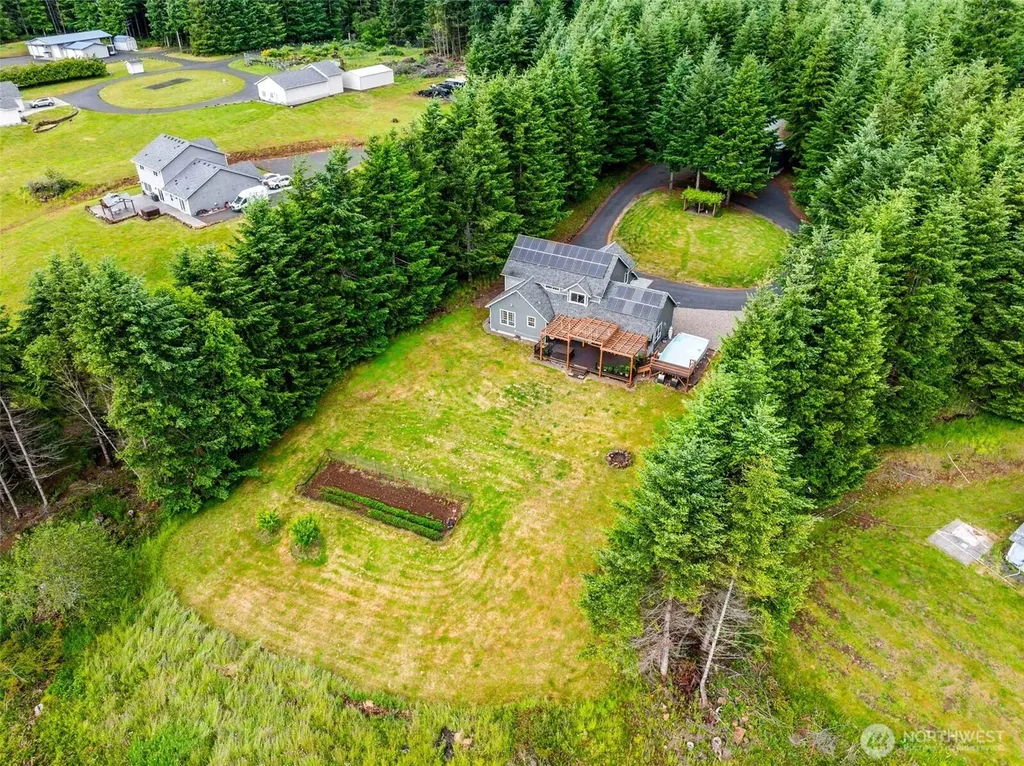 966 Lookout Road Castle Rock WA 98611