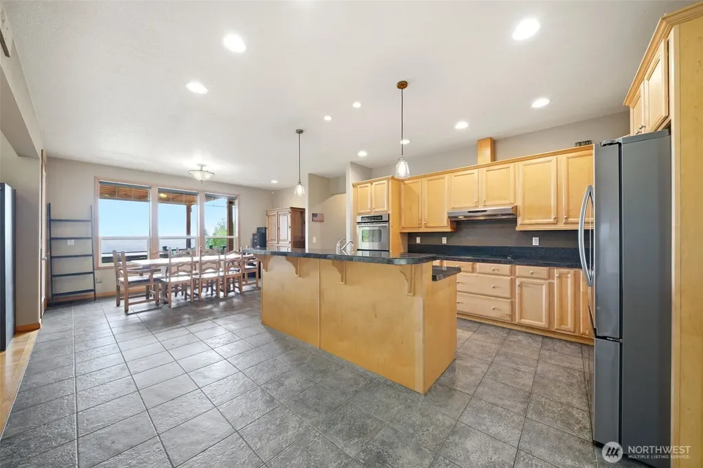 966 Lookout Road Castle Rock WA 98611