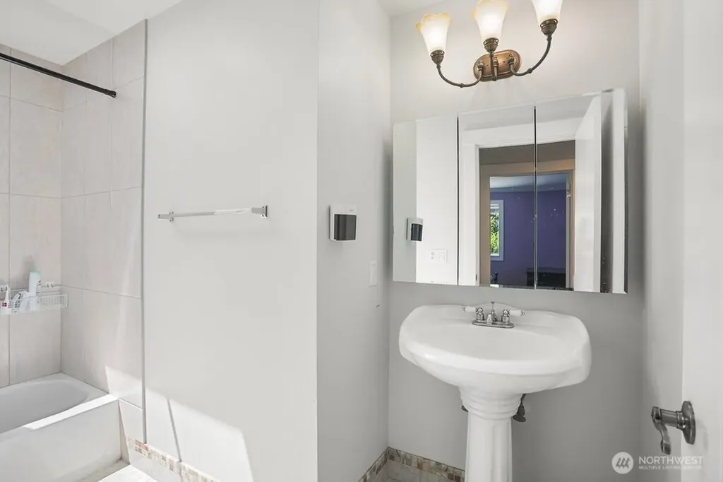 34626 10th Place SW Federal Way WA 98023