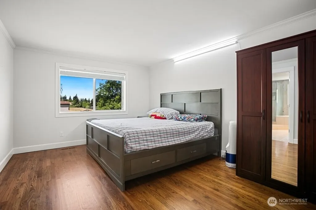 34626 10th Place SW Federal Way WA 98023