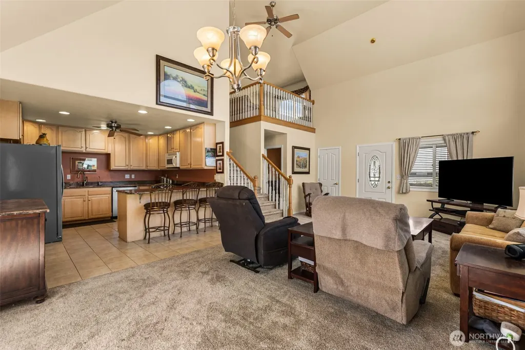 42 Hadley Street NW East Wenatchee WA 98802