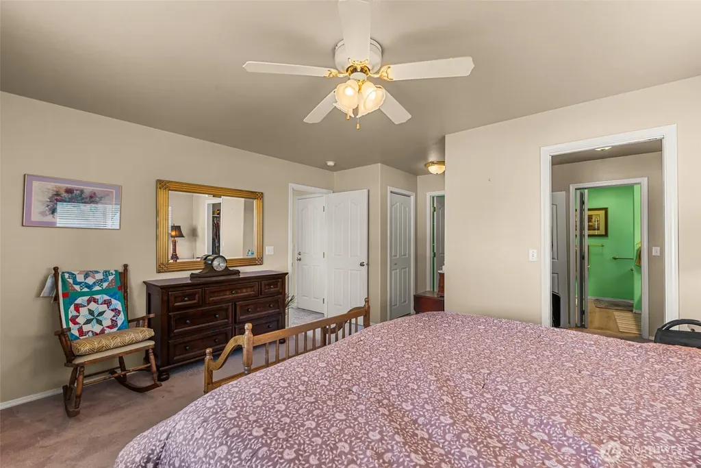 42 Hadley Street NW East Wenatchee WA 98802