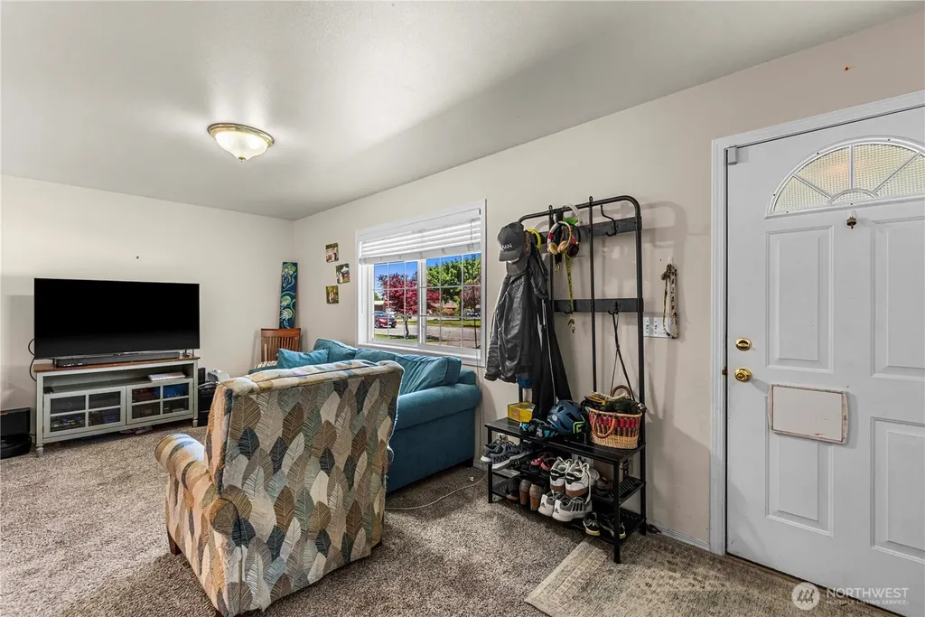 42 Hadley Street NW East Wenatchee WA 98802