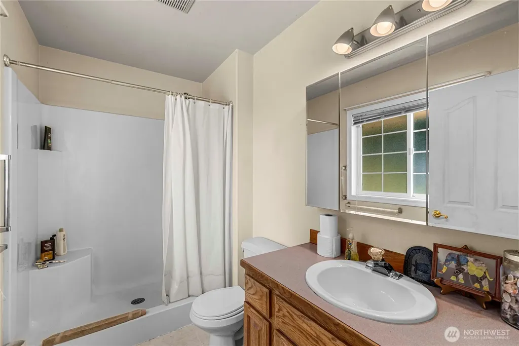 42 Hadley Street NW East Wenatchee WA 98802