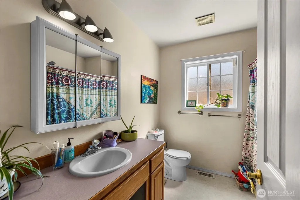 42 Hadley Street NW East Wenatchee WA 98802