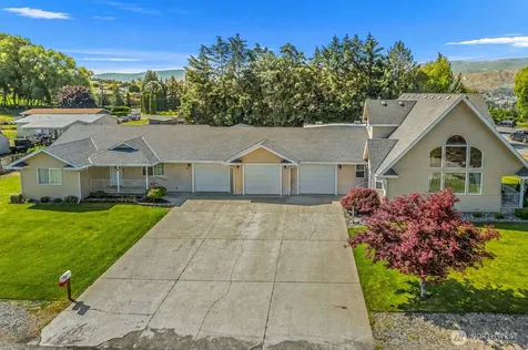 42 Hadley Street NW East Wenatchee WA 98802