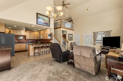 42 Hadley Street NW East Wenatchee WA 98802