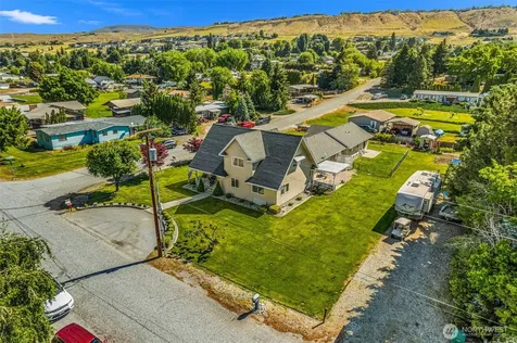 42 Hadley Street NW East Wenatchee WA 98802