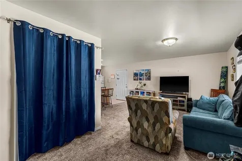 42 Hadley Street NW East Wenatchee WA 98802