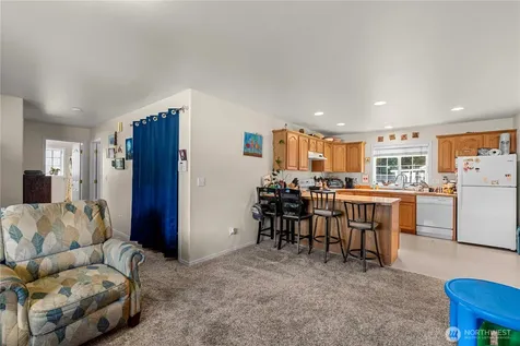 42 Hadley Street NW East Wenatchee WA 98802