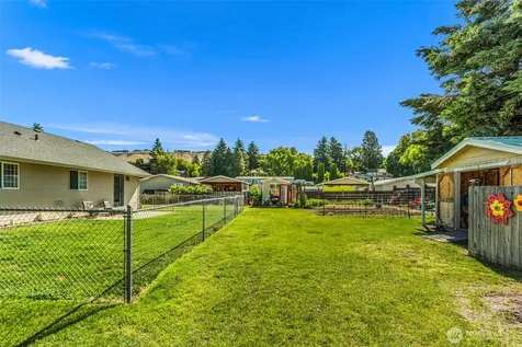 42 Hadley Street NW East Wenatchee WA 98802