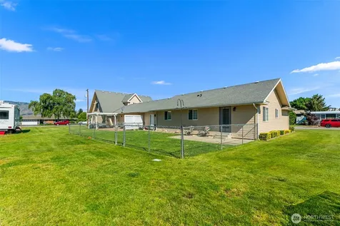42 Hadley Street NW East Wenatchee WA 98802