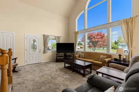 42 Hadley Street NW East Wenatchee WA 98802