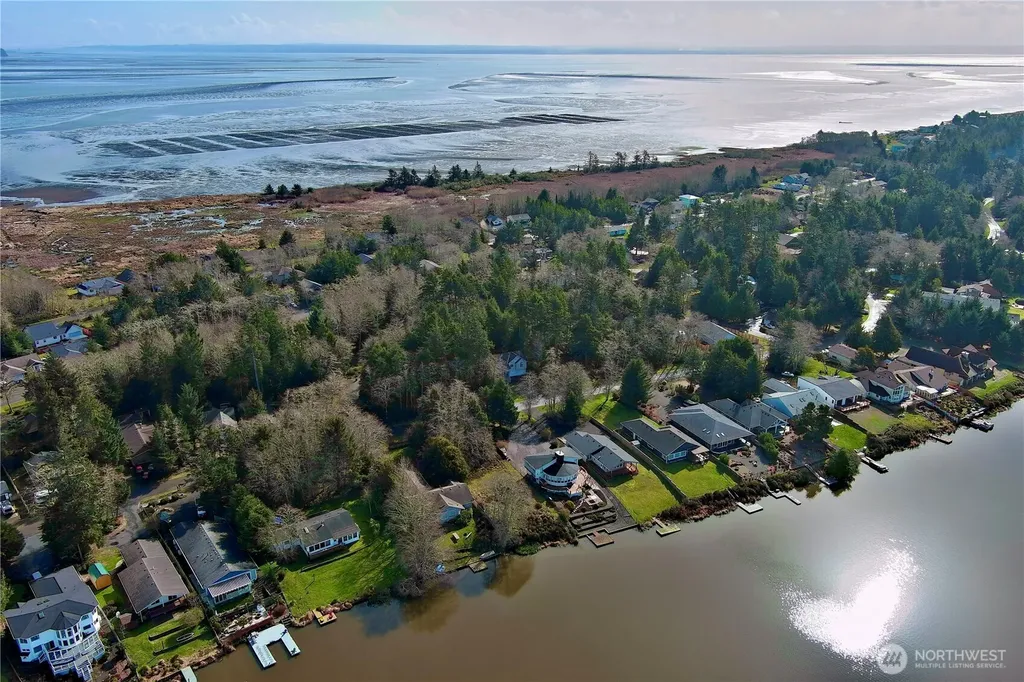 308 Lake View Loop NE Ocean Shores WA 98569