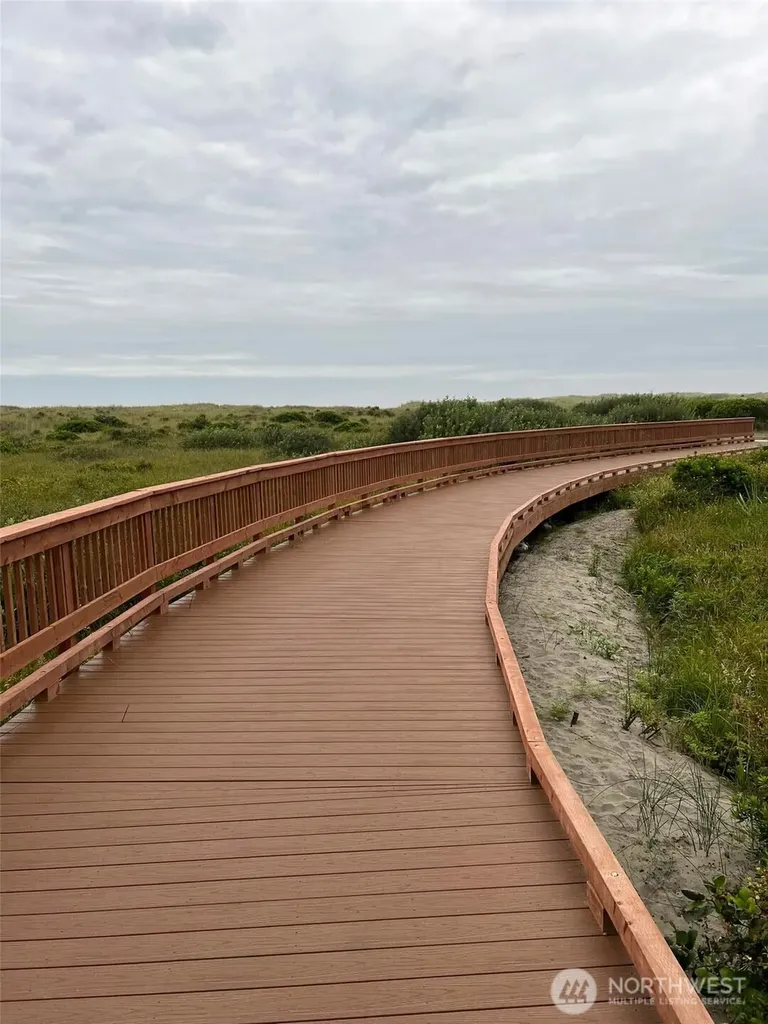 308 Lake View Loop NE Ocean Shores WA 98569