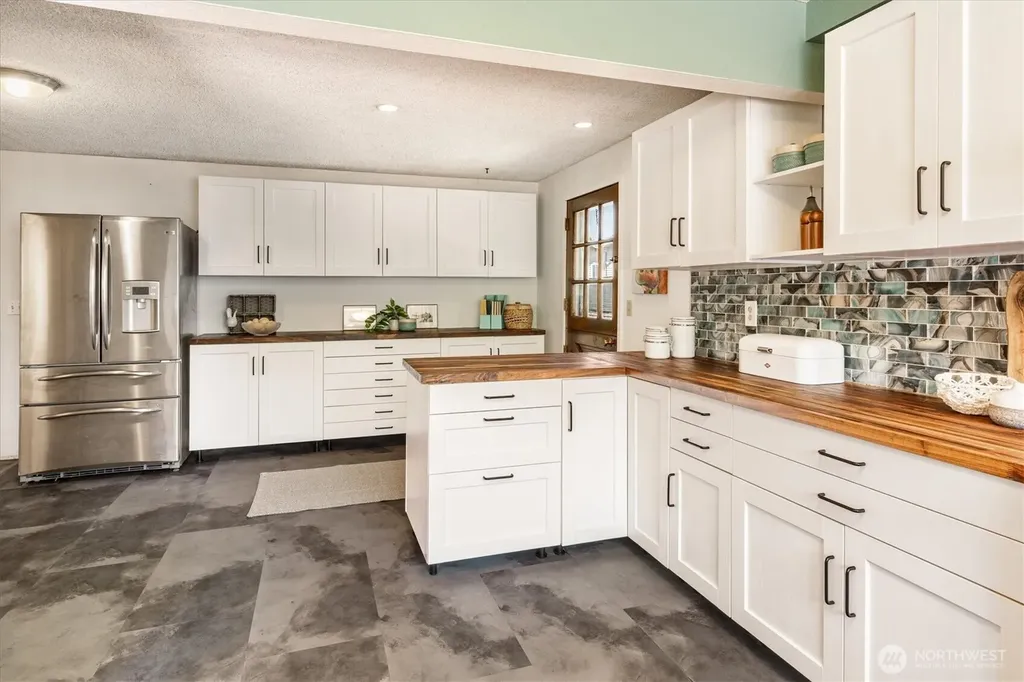 27420 141st Avenue SE Kent WA 98042