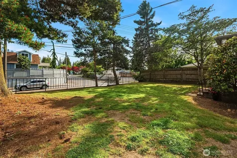 1215 Madison Street Everett WA 98203