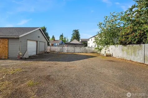 1215 Madison Street Everett WA 98203
