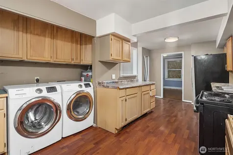 1215 Madison Street Everett WA 98203
