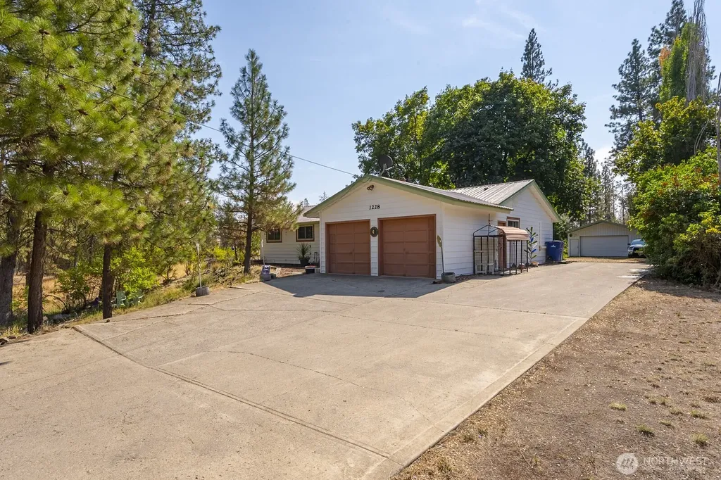 1228 E Lake Street Medical Lake WA 99022