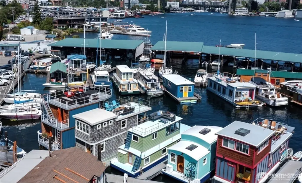 2401 N Northlake Way Seattle WA 98103