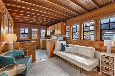 2401 N Northlake Way Seattle WA 98103