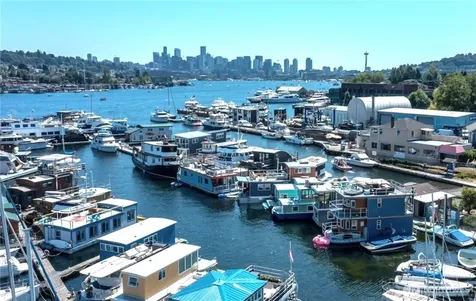 2401 N Northlake Way Seattle WA 98103