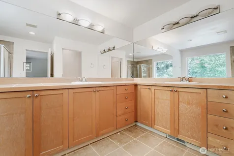 27426 Maple Ridge Way SE Maple Valley WA 98038