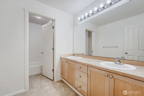 27426 Maple Ridge Way SE Maple Valley WA 98038