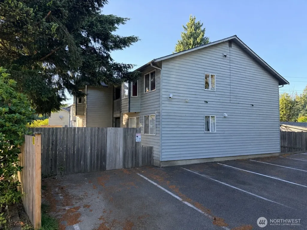 7611 Ridgewood Drive Everett WA 98203