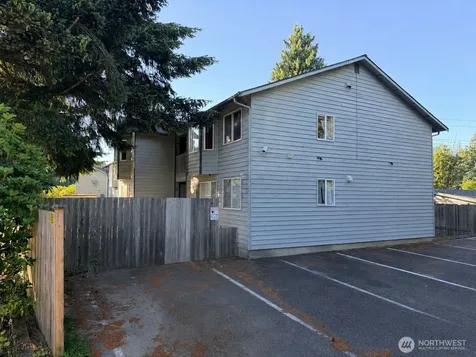 7611 Ridgewood Drive Everett WA 98203