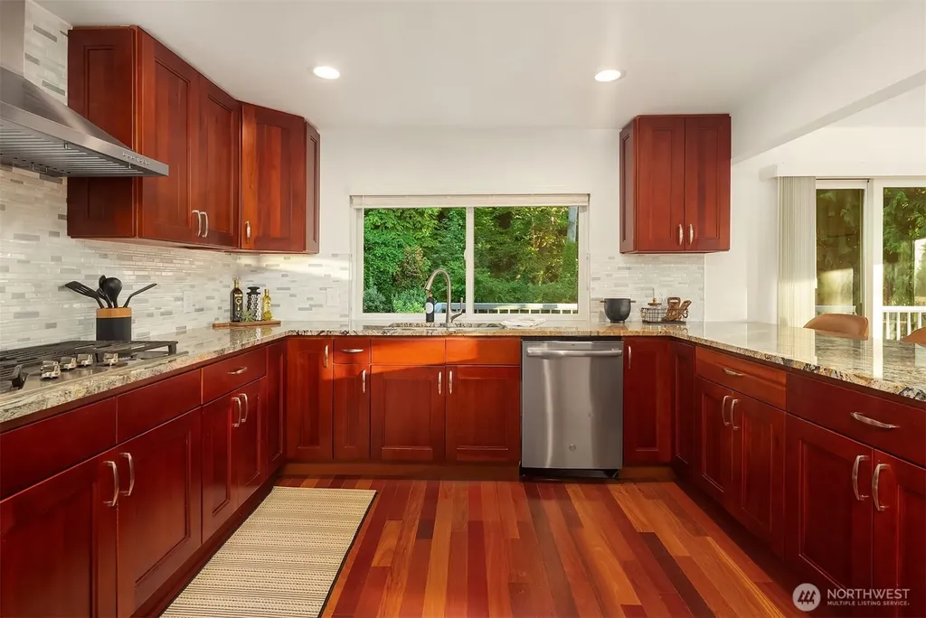 8308 Frederick Place Edmonds WA 98026
