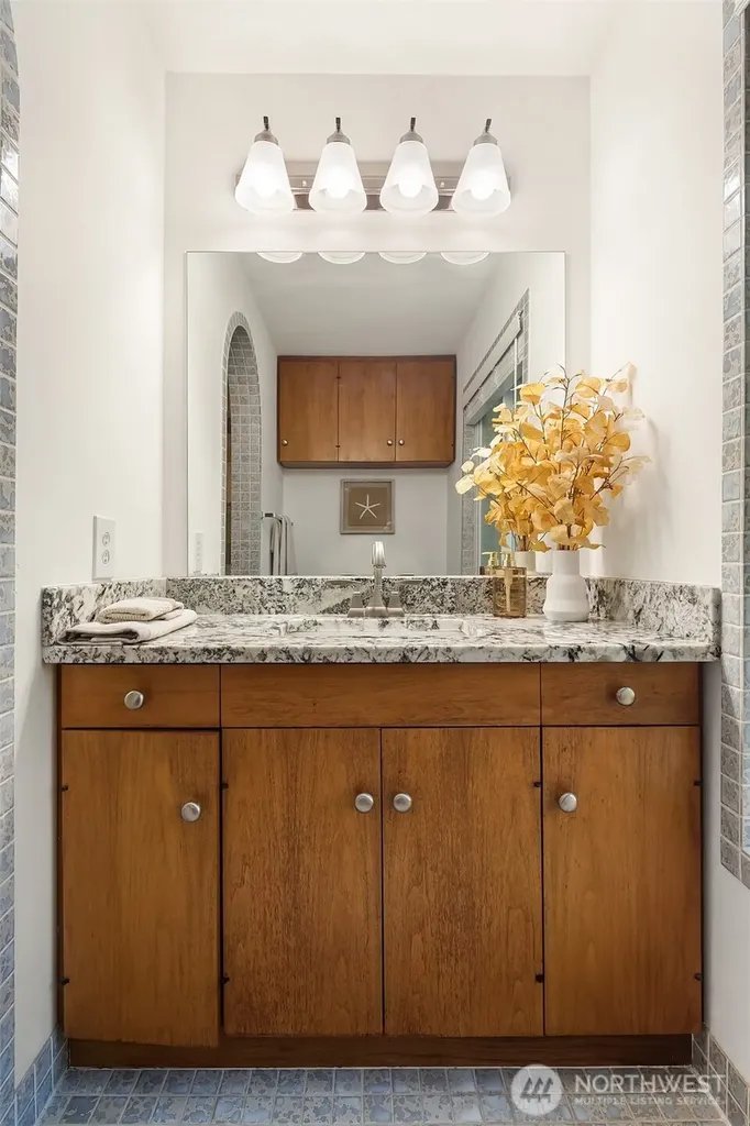 8308 Frederick Place Edmonds WA 98026