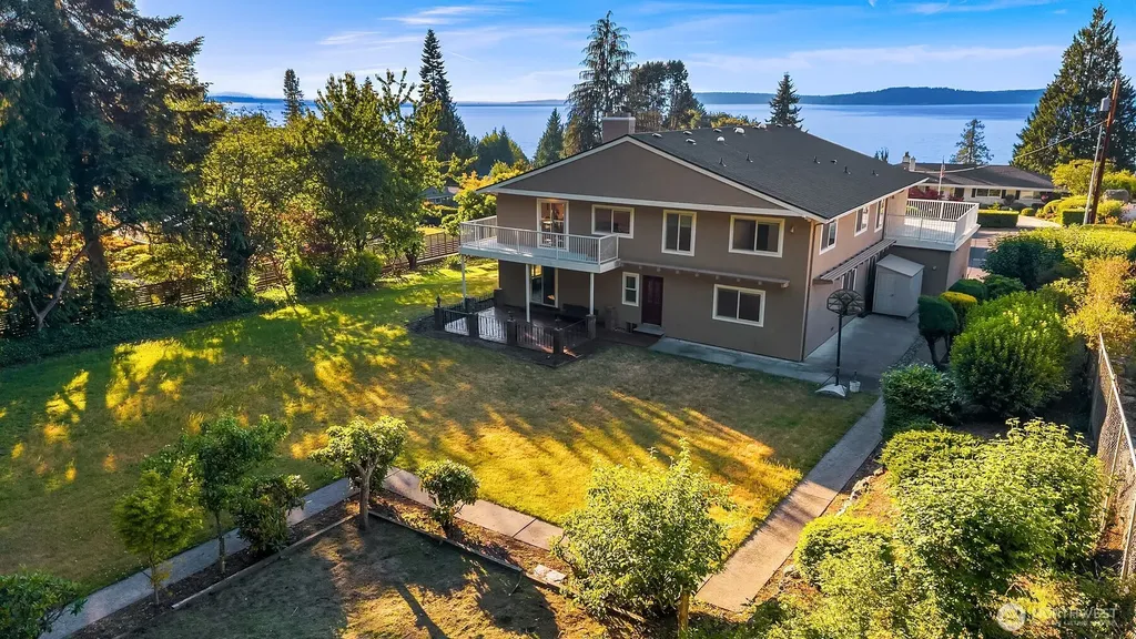8308 Frederick Place Edmonds WA 98026