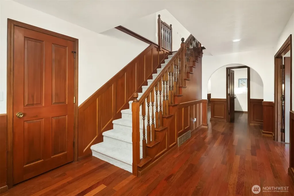 8308 Frederick Place Edmonds WA 98026